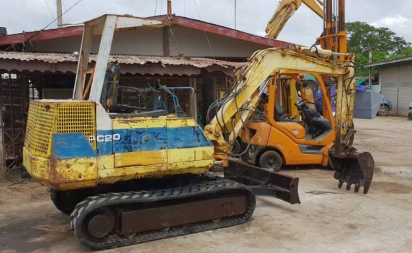 ขายด่วนรถแบคโฮKOMATSUโคมัสซูรุ่นยอดนิยมสวยๆPC20-6เครื่องโคมัสซู3D84เครื่องดีปั่มแรงสีเดิมยังไม่เก็บสีรถนอกเพิ่งนำเข้ามาใหม่ยังไม่เคยใช้งานในเมืองไทยเลย