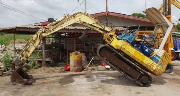 ขายด่วนรถแบคโฮKOMATSUโคมัสซูรุ่นยอดนิยมสวยๆPC20-6เครื่องโคมัสซู3D84เครื่องดีปั่มแรงสีเดิมยังไม่เก็บสีรถนอกเพิ่งนำเข้ามาใหม่ยังไม่เคยใช้งานในเมืองไทยเลย