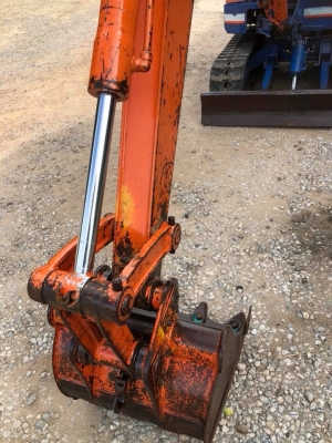 ขายด่วน 270,000 บาท แบคโฮเล็ก คูโบต้าKH-033 เครื่องยนต์ดีเซล 4 สูบ ปั๊มนิ้ว ปั๊มแรงทำงานเร็ว ไม่มีโหลด รถนำเข้าญี่ปุ่น ไม่เคยใช้งานในไทยมาก่อน