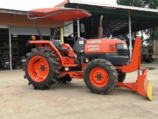 ????????สินค้าเข้าใหม่KOBOTA รุ่น L3408งามๆ???????? อุปกรณ์3ชิ้นใบดันหน้า+ผาน+โรตารี่  พร้อมใช้งาน รถทำงาน2013ชม.ราคา210000บาท ⛽????มีบริการจัดส่งฟรีคะ สนใจ????????ติดต่อสอบถามรายละเอียด0906910337 ????????พิกัดร้านส.เจริญแทรกเตอร์ อ.บางระกำ จ.พ