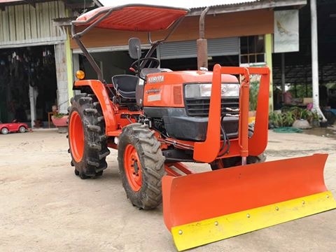 ????????สินค้าเข้าใหม่KOBOTA รุ่น L3408งามๆ???????? อุปกรณ์3ชิ้นใบดันหน้า+ผาน+โรตารี่  พร้อมใช้งาน รถทำงาน2013ชม.ราคา210000บาท ⛽????มีบริการจัดส่งฟรีคะ สนใจ????????ติดต่อสอบถามรายละเอียด0906910337 ????????พิกัดร้านส.เจริญแทรกเตอร์ อ.บางระกำ จ.พ