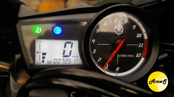 YAMAHA R15 สีเทา พร้อมใช้งาน เอกสารชุดโอนครบ วิ่งน้อย  รถขับสนุก (ตามสภาพ)