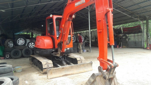 ขายรถแบคโฮ KUBOTA KX1613 ไมล์ 5200 ชม.ราคา 600000