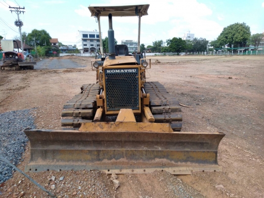 ขายรถแทรคเตอร์ KOMATSU D20P-6 สไลด์ใบมีดได้ 6 ทิศทาง ราคา 200000