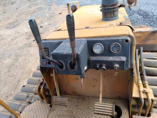 ขายรถแทรคเตอร์ KOMATSU D20P-6 สไลด์ใบมีดได้ 6 ทิศทาง ราคา 200000