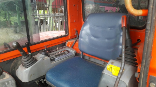 ขายรถแบคโฮ KUBOTA KX1613 ไมล์ 5200 ชม.ราคา 600000