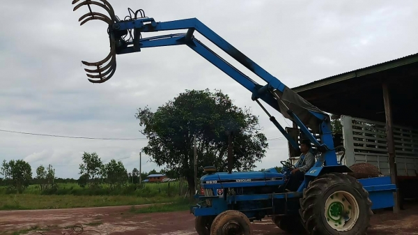 ขายรถคีบอ้อยFORD 6610 สภาพพร้อมใช้งาน ราคา350,000บาทต่อรอง เล่มทะเบียนติดต่อคุณอ๊อฟ พิจิตร 086-737-9991 ขายรถคีบอ้อยFORD 6610 สภาพพร้อมใช้งาน ราคา350,000บาทต่อรอง เล่มทะเบียนติดต่อคุณอ๊อฟ พิจิตร 086-737-9991