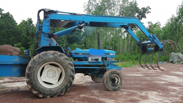 ขายรถคีบอ้อยFORD 6610 สภาพพร้อมใช้งาน ราคา350,000บาทต่อรอง เล่มทะเบียนติดต่อคุณอ๊อฟ พิจิตร 086-737-9991 ขายรถคีบอ้อยFORD 6610 สภาพพร้อมใช้งาน ราคา350,000บาทต่อรอง เล่มทะเบียนติดต่อคุณอ๊อฟ พิจิตร 086-737-9991