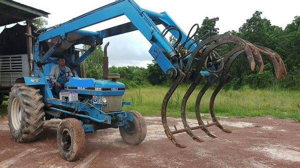 ขายรถคีบอ้อยFORD 6610 สภาพพร้อมใช้งาน ราคา350,000บาทต่อรอง เล่มทะเบียนติดต่อคุณอ๊อฟ พิจิตร 086-737-9991 ขายรถคีบอ้อยFORD 6610 สภาพพร้อมใช้งาน ราคา350,000บาทต่อรอง เล่มทะเบียนติดต่อคุณอ๊อฟ พิจิตร 086-737-9991