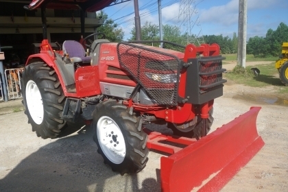 Yanmar 68 แรงพร้อมใบมีดดันดินหน้า Yanmar 68 แรงพร้อมใบมีดดันดินหน้า