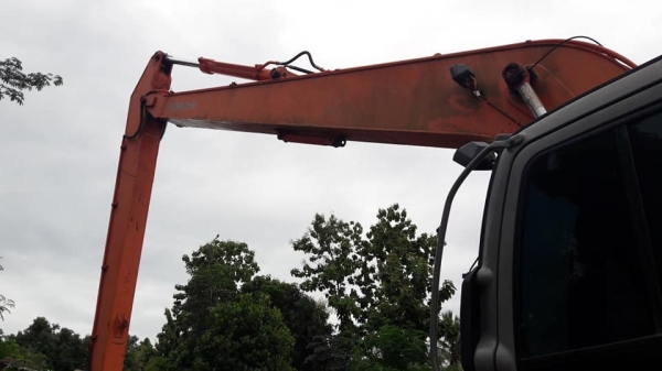 รถขุด Hitachi ZX210-LC 6,700 ชั่วโมง บูมยาว 15 ม. สภาพนางฟ้าพร้อมใช้งาน ทะเบียนพร้อมโอน รถขุด Hitachi ZX210-LC 6,700 ชั่วโมง บูมยาว 15 ม. สภาพนางฟ้าพร้อมใช้งาน ทะเบียนพร้อมโอน