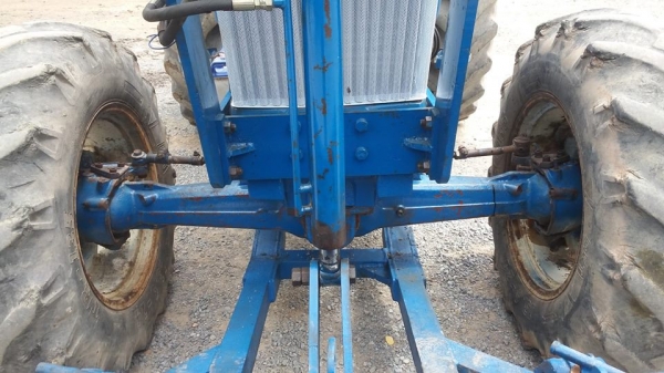 ขายรถไถ FORD 7810 2เพลาคาราโล้