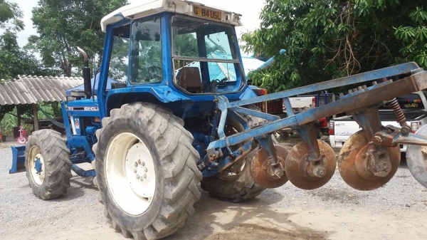 ขายรถไถ FORD 7810 2เพลาคาราโล้