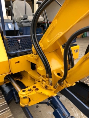 ขายแบ็คโฮ เก่าญี่ปุ่น KOMATSU PC 20-6 3D84 เครื่องยนต์ดีเซล 3 สูบ ปั้มเฟือง 3 ตอน เครื่องเงียบ ปั้มแรงไม่โหลด เอวแน่น บูมอาร์มสวย บุ้งกี๋ใบดันสวย รถนอกนำเข้าเก่าญี่ปุ่น มือ 1 ไทย สภาพเดิมๆ พร้อมใช้งาน ส่งฟรี ☎️089-8481692,088-7197516รถสภาพสวย เก่าญี่ปุ่น