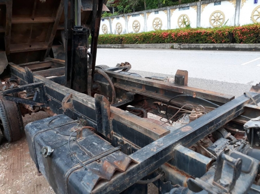 ขายรถ 6 ล้อ ISUZU NPR 125 แรง ลดราคาเหลือ ***300,000