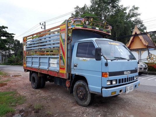 ขายรถ 6 ล้อ ISUZU NPR 125 แรง ลดราคาเหลือ ***300,000