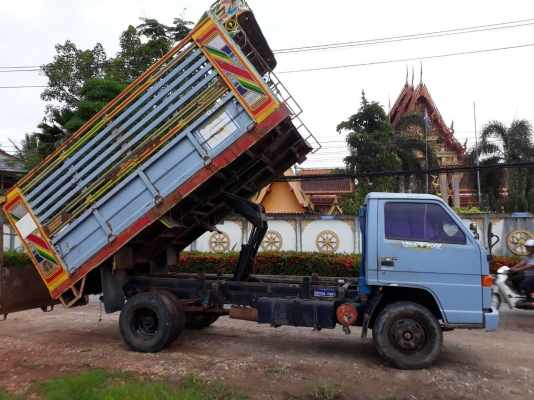 ขายรถ 6 ล้อ ISUZU NPR 125 แรง ลดราคาเหลือ ***300,000