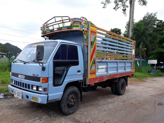 ขายรถ 6 ล้อ ISUZU NPR 125 แรง ลดราคาเหลือ ***300,000