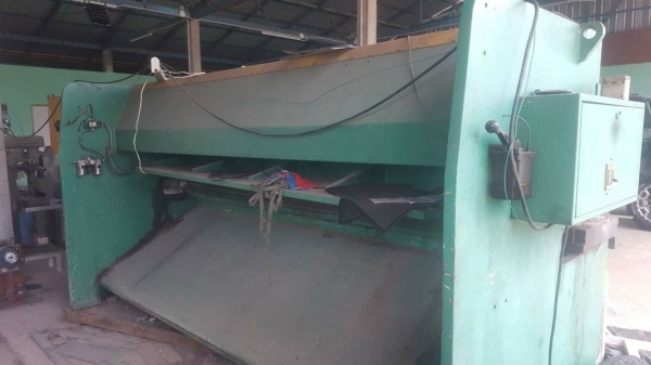 ขายกรรไกรระบบไฮโดรลิค10ฟุตตัดได้4.5มิลราคาสุดค้มครับ