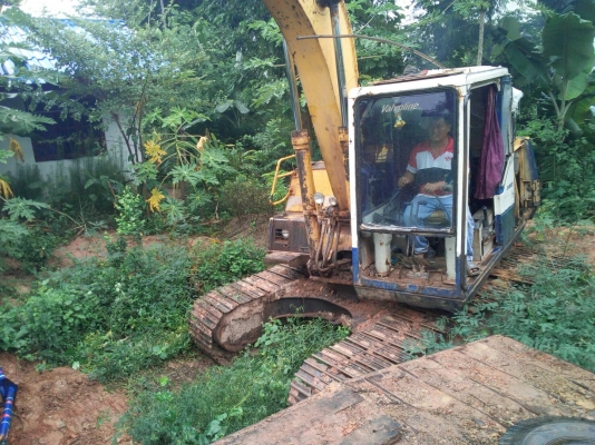 แบ็คโฮ KOMATSU PC120รุ่น5 เล่มทะเบียน เครื่องปั้มแรง ช่วงล่างดี ราคา440000บ. สนใจ0835601591