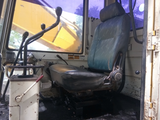 ขายด่วนแบ็คโฮKomastu PC200 ราคา320,000 ขายด่วนแบ็คโฮKomastu PC200 ราคา320,000