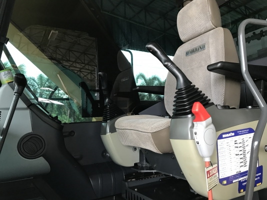 มาใหม่ครับ KOMATSU PC200-8MO สภาพสวยมาก พร้อมใช้งาน  6000 ชั่วโมง(PM7000ชม) ชมรถได้ทุกวัน สนใจติดต่อโดยตรง 081-4283210