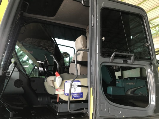 มาใหม่ครับ KOMATSU PC200-8MO สภาพสวยมาก พร้อมใช้งาน  6000 ชั่วโมง(PM7000ชม) ชมรถได้ทุกวัน สนใจติดต่อโดยตรง 081-4283210