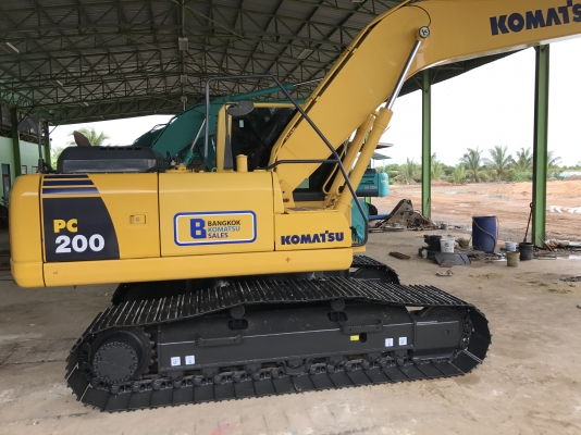 มาใหม่ครับ KOMATSU PC200-8MO สภาพสวยมาก พร้อมใช้งาน  6000 ชั่วโมง(PM7000ชม) ชมรถได้ทุกวัน สนใจติดต่อโดยตรง 081-4283210