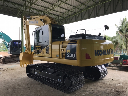 มาใหม่ครับ KOMATSU PC200-8MO สภาพสวยมาก พร้อมใช้งาน  6000 ชั่วโมง(PM7000ชม) ชมรถได้ทุกวัน สนใจติดต่อโดยตรง 081-4283210