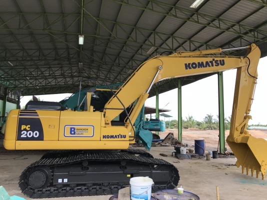 มาใหม่ครับ KOMATSU PC200-8MO สภาพสวยมาก พร้อมใช้งาน  6000 ชั่วโมง(PM7000ชม) ชมรถได้ทุกวัน สนใจติดต่อโดยตรง 081-4283210