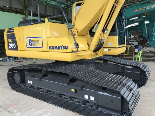 มาใหม่ครับ KOMATSU PC200-8MO สภาพสวยมาก พร้อมใช้งาน  6000 ชั่วโมง(PM7000ชม) ชมรถได้ทุกวัน สนใจติดต่อโดยตรง 081-4283210