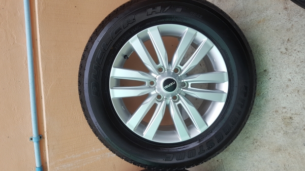 ขายล้อแม็กพร้อมยางถอด อีซูซุ mu x ป้ายแดง