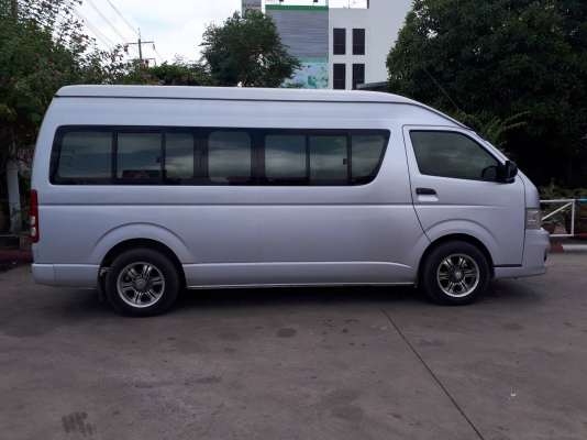 บริการ รถตู้ให้เช่า พร้อมคนขับ ราคาย่อมเยาว์ โทร 085-162-1555 (ธนโชติ)