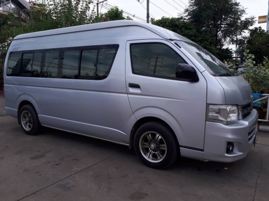 บริการ รถตู้ให้เช่า พร้อมคนขับ ราคาย่อมเยาว์ โทร 085-162-1555 (ธนโชติ)