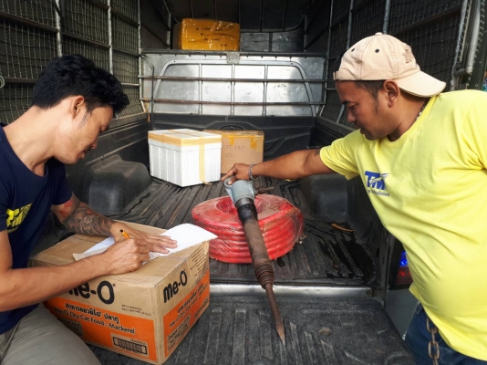 จัดส่ง ขึ้นขนส่งให้แล้วนะครับ หัวเจาะลม 13kg พร้อมสายลม ขอบคุณลูกค้าจากระยองมากครับ จัดส่ง ขึ้นขนส่งให้แล้วนะครับ หัวเจาะลม 13kg พร้อมสายลม ขอบคุณลูกค้าจากระยองมากครับ
