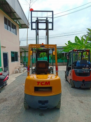 ฟอร์คลิฟท์ TCM 2.5ตันเครื่องดีเซล เสา3เมตร  ยางใหม่ ตรวจเช็ค100\%