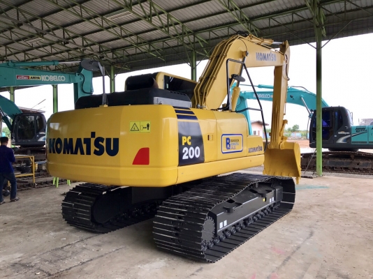 ขายด่วน!! Komatsu PC200-8MO สภาพสวยค่ะ