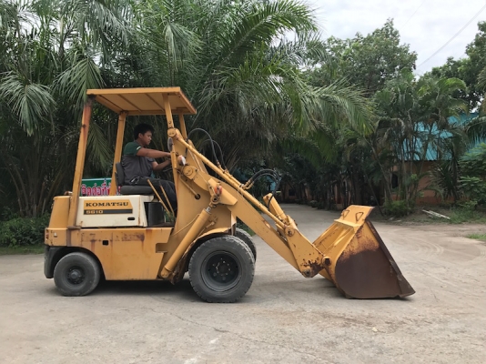 ขายรถตักKOMATSU SG10 ตักคิว เสา3เมตร สวยเดิมจากญี่ปุ่น ยังไม่เคยใช้ในไทย 155,000เท่านั้น!!