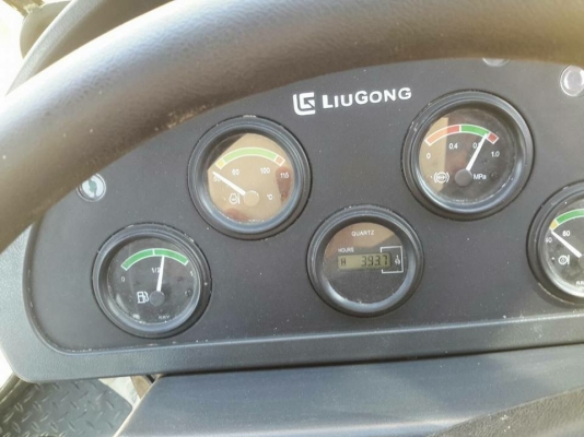 ด่วนขาย 1.2 ล้าน  รถถอยป้ายแดง 400กว่าชม. สภาพใหม่ โทร 0934249987