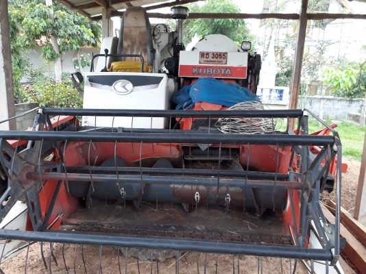 ขายตามสภาพรถเกี่ยว DC 60 รองกระสอบ พร้อมเล่ม ขายตามสภาพรถเกี่ยว DC 60 รองกระสอบ พร้อมเล่ม