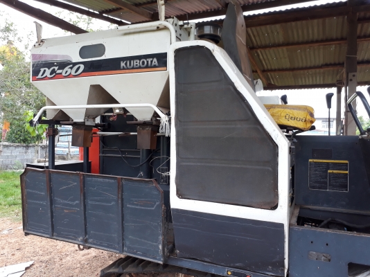 ขายตามสภาพรถเกี่ยว DC 60 รองกระสอบ พร้อมเล่ม ขายตามสภาพรถเกี่ยว DC 60 รองกระสอบ พร้อมเล่ม