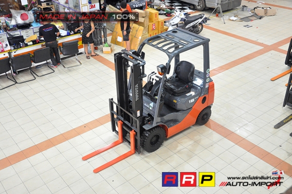 ขายรถโฟล์คลิฟท์มือสอง TOYOTA รุ่น 8FGL18-30498 นำเข้าจากประเทศญี่ปุ่น 100\% ไม่เคยใช้งานในไทย