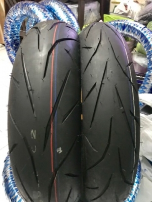 ยางใหม่ มือ1 iRc iZs 120/70/17-160/60/17  คู่ละ 4,750 บาทเท่านั้น ปี 18 ทุกเส้น