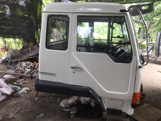 ขาย หัวสิบล้อ MITSUBISHI. เฉินหลง  สวยๆมาแล้ว เบรคทิฟฟี่ มีกันชน ภายในเบาะครบ อุปกรณ์ครบ