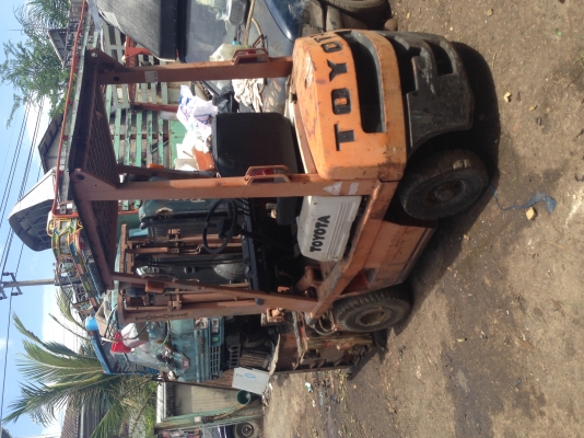 ขายรถโฟลค์ลิฟ โตโยต้า เครื่องเบนซิน 1.5 ตัน