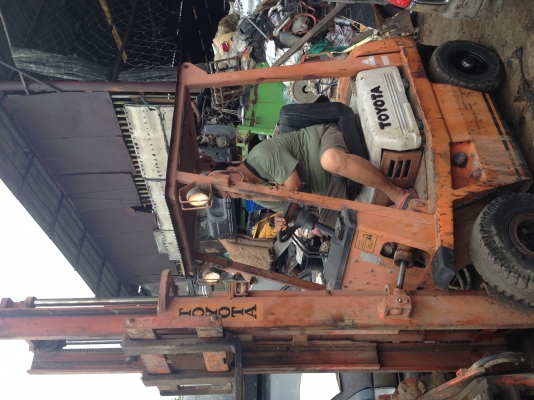 ขายรถโฟลค์ลิฟ โตโยต้า เครื่องเบนซิน 1.5 ตัน