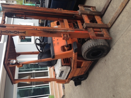 ขายรถโฟลค์ลิฟ โตโยต้า เครื่องเบนซิน 1.5 ตัน