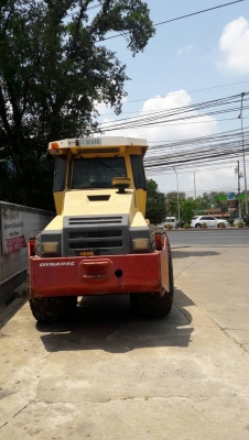 รถบดไดนาแพค CA252D.12 ตันสั่นสะเทือนรถเก่าเยอรมันพร้อมเปลือกหนามไม่มีเล่มทะเบียนราคา 1,750,000