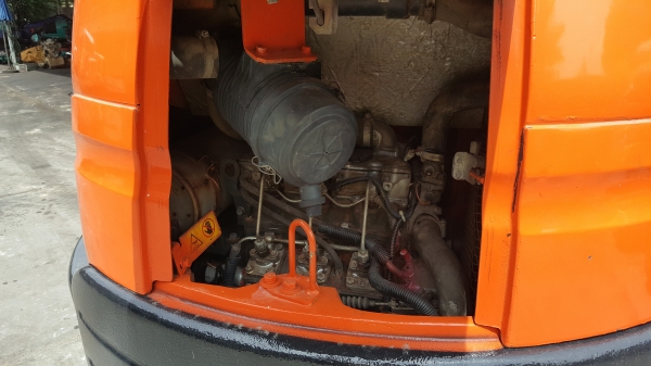 ขาย รถขุด HITACHI รุ่น ZX30 มือสองญี่ปุ่น แทรกเหล็ก สลัก บูทเอวแน่น 100\% ปั้มนิ้ว คอนโทรลสั้น ทำงานไว สวยพร้อมใช้งาน มือถือ 0818753444