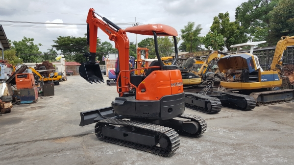 ขาย รถขุด HITACHI รุ่น ZX30 มือสองญี่ปุ่น แทรกเหล็ก สลัก บูทเอวแน่น 100\% ปั้มนิ้ว คอนโทรลสั้น ทำงานไว สวยพร้อมใช้งาน มือถือ 0818753444